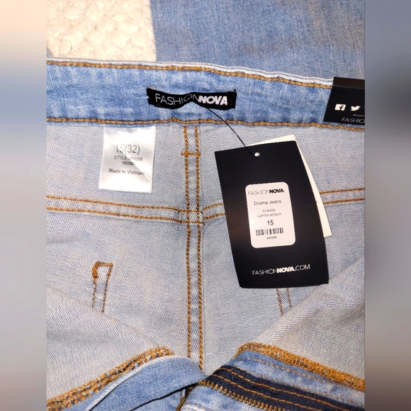 NWT Fashion Nova "Drama" Jeans - Picture 4 of 4